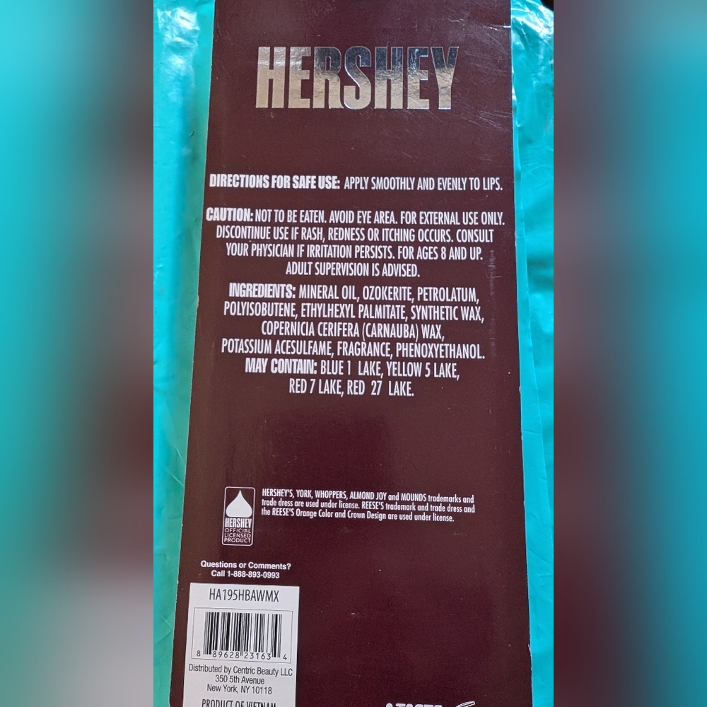 HERSHEY'S Assorted Candy Flavored Lip Balm Set NIP - Picture 2 of 4